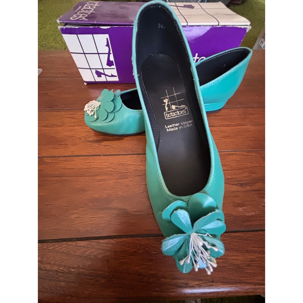 Tic-Tac-Toes Teal Leather Floral Dance Shoes Made in USA Womens 7